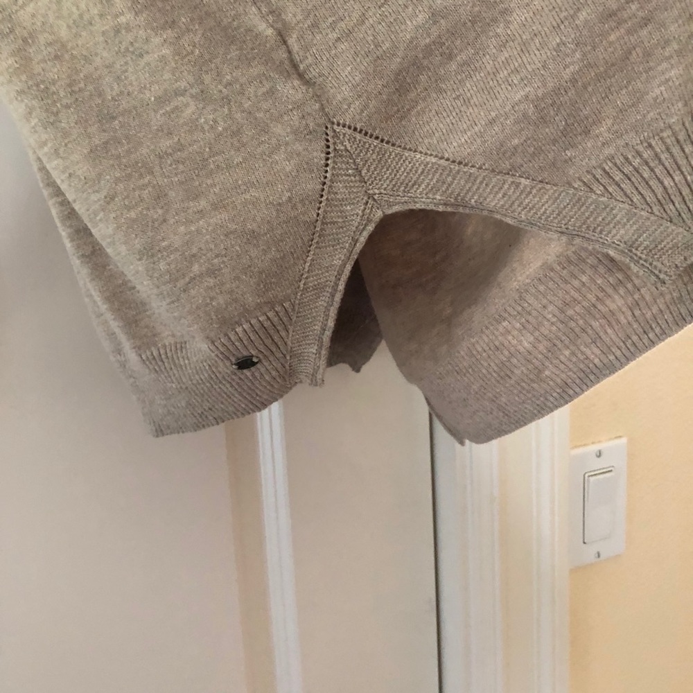 Sweater - Picture 4 of 4
